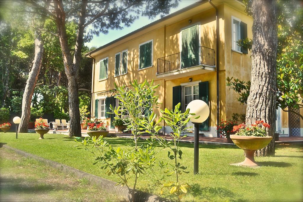 Hotel Villa Fiorisella Marina di Massa Exterior foto